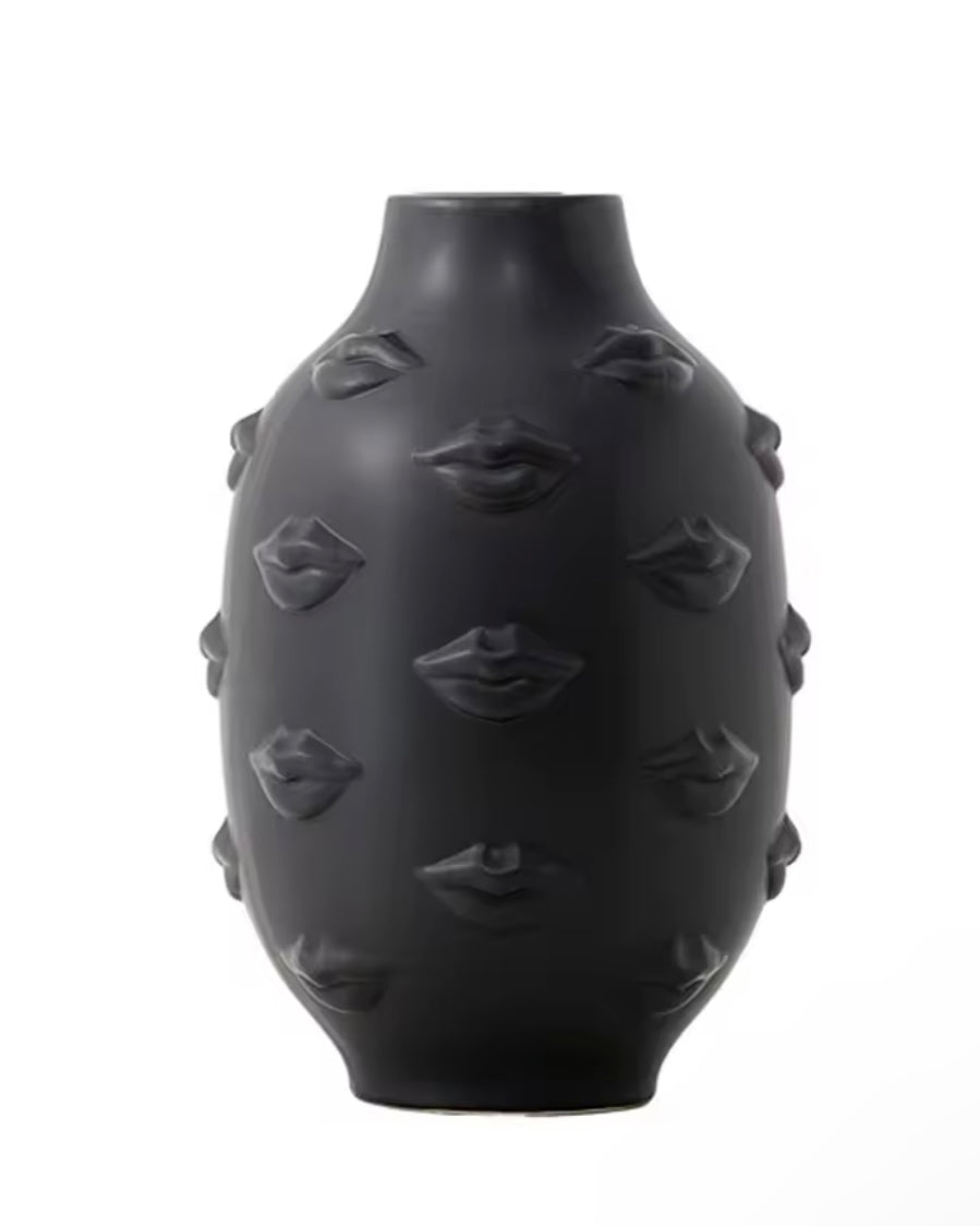 Kiss Vase